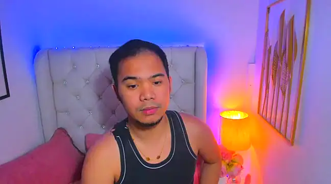 Snapshot of AsianZero chatting on February 7, 8:42 pm AsianZero online show from February 7, 8:42 pm