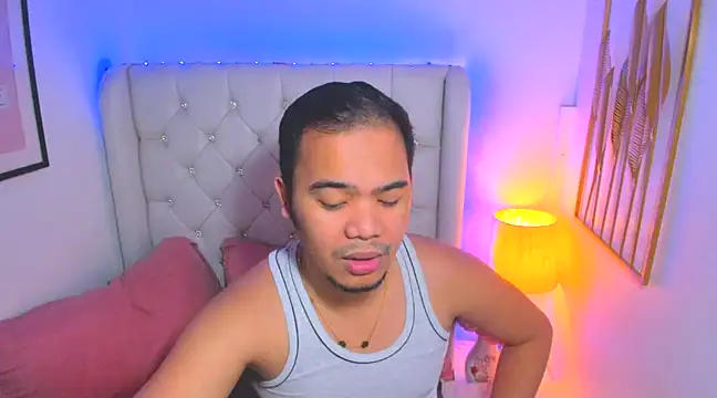 Snapshot of AsianZero chatting on February 8, 6:22 pm AsianZero online show from February 8, 6:22 pm