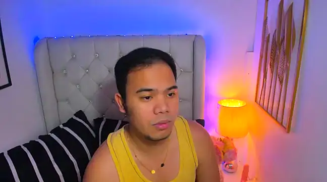 Snapshot of AsianZero chatting on February 9, 4:50 pm AsianZero online show from February 9, 4:50 pm