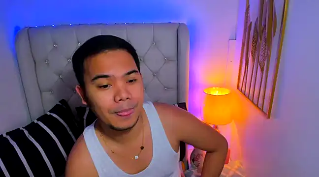 Snapshot of AsianZero chatting on February 10, 5:09 pm AsianZero online show from February 10, 5:09 pm