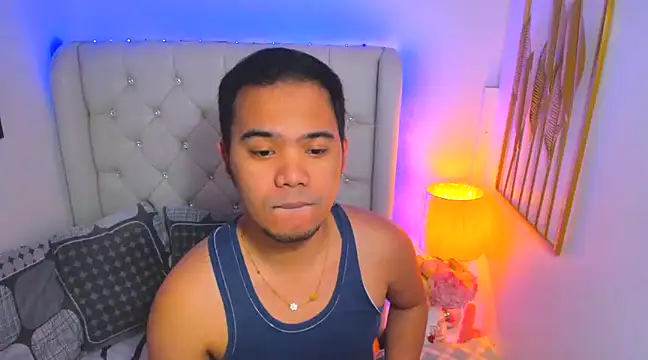 Snapshot of AsianZero chatting on February 11, 5:18 pm AsianZero online show from February 11, 5:18 pm