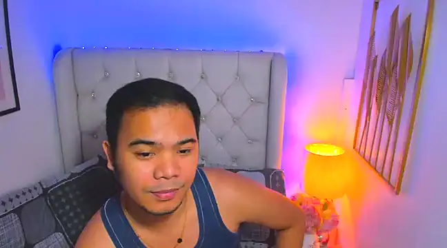 Snapshot of AsianZero chatting on February 11, 8:20 pm AsianZero online show from February 11, 8:20 pm