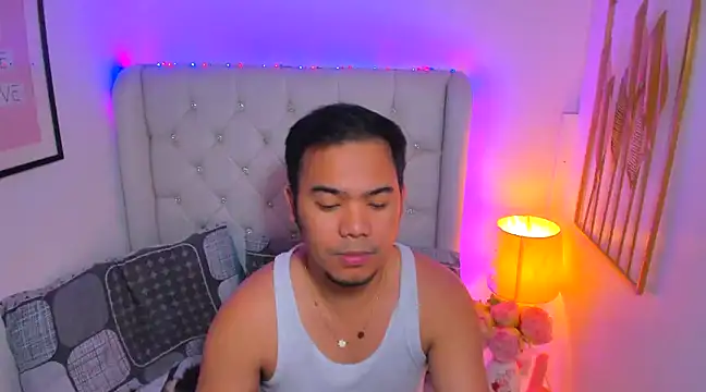 Snapshot of AsianZero chatting on February 15, 9:15 pm AsianZero online show from February 15, 9:15 pm