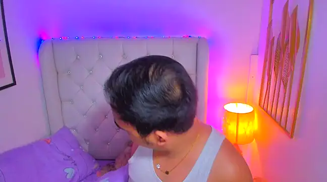 Snapshot of AsianZero chatting on February 16, 4:42 pm AsianZero online show from February 16, 4:42 pm