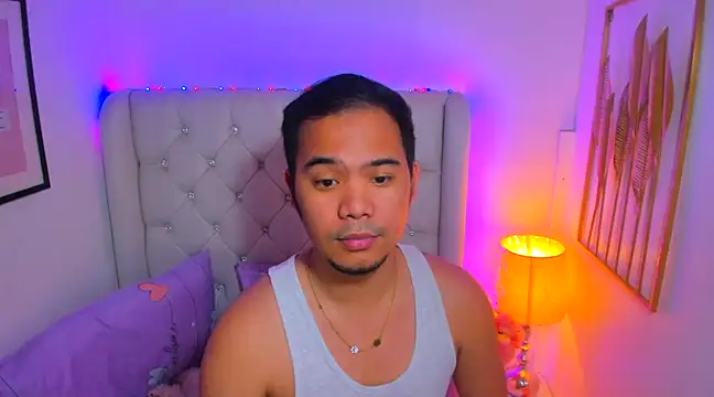 Snapshot of AsianZero chatting on February 16, 7:49 pm AsianZero online show from February 16, 7:49 pm