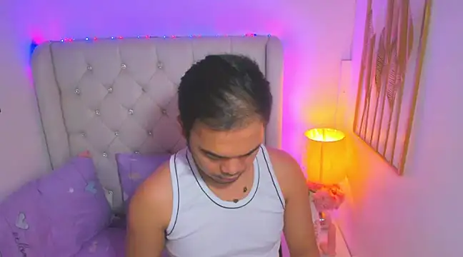 Snapshot of AsianZero chatting on February 17, 4:48 pm AsianZero online show from February 17, 4:48 pm