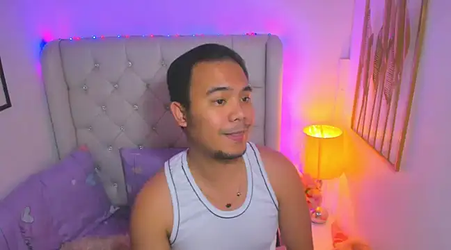 Snapshot of AsianZero chatting on February 17, 7:53 pm AsianZero online show from February 17, 7:53 pm