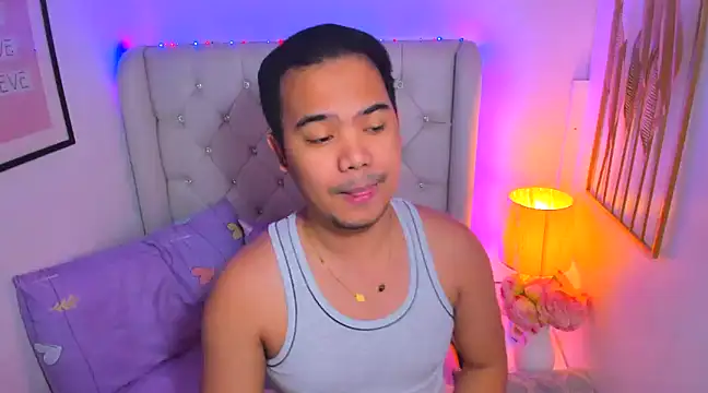 Snapshot of AsianZero chatting on February 19, 4:55 pm AsianZero online show from February 19, 4:55 pm