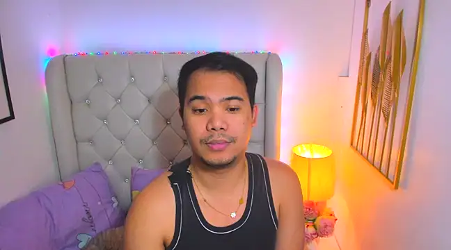 Snapshot of AsianZero chatting on February 20, 5:07 pm AsianZero online show from February 20, 5:07 pm