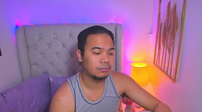 Snapshot of AsianZero chatting on February 28, 6:54 am AsianZero online show from February 28, 6:54 am