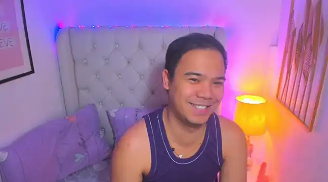 Snapshot of AsianZero chatting on March 1, 5:49 pm AsianZero online show from March 1, 5:49 pm