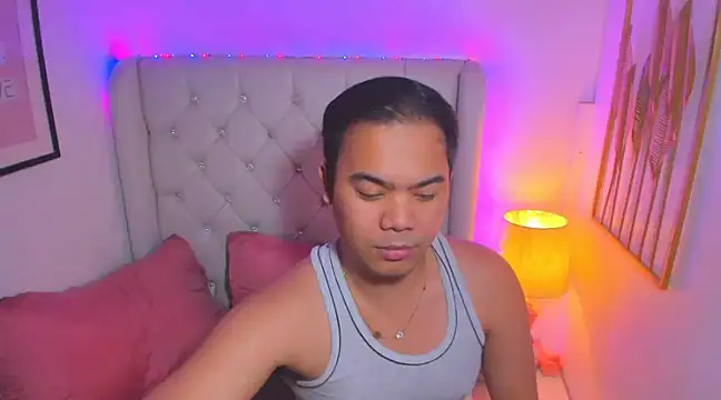 Snapshot of AsianZero chatting on March 6, 9:31 pm AsianZero online show from March 6, 9:31 pm