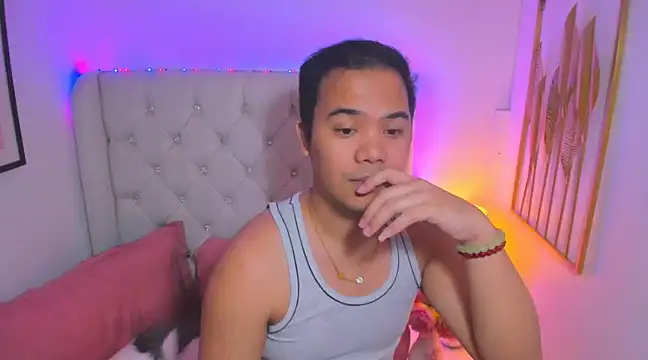 Snapshot of AsianZero chatting on March 7, 9:18 am AsianZero online show from March 7, 9:18 am