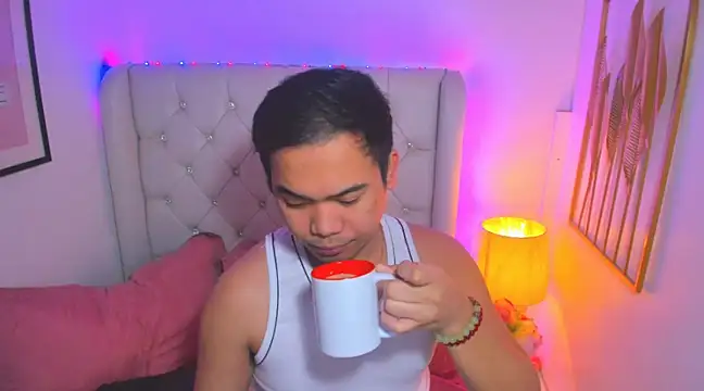 Snapshot of AsianZero chatting on March 10, 5:07 pm AsianZero online show from March 10, 5:07 pm