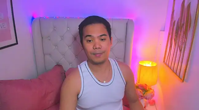 Snapshot of AsianZero chatting on March 10, 8:12 pm AsianZero online show from March 10, 8:12 pm