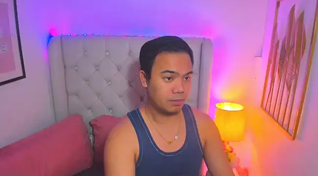 Snapshot of AsianZero chatting on March 12, 6:00 pm AsianZero online show from March 12, 6:00 pm