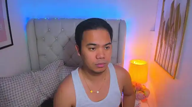 Snapshot of AsianZero chatting on March 15, 6:10 pm AsianZero online show from March 15, 6:10 pm