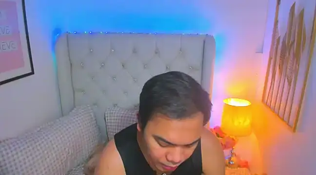 Snapshot of AsianZero chatting on March 16, 7:17 pm AsianZero online show from March 16, 7:17 pm