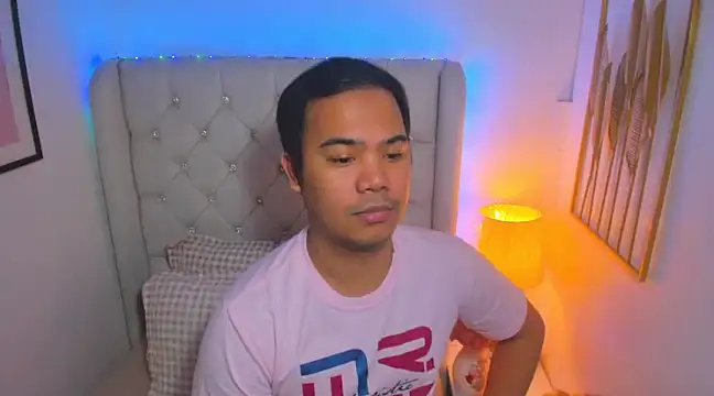 Snapshot of AsianZero chatting on March 18, 4:37 pm AsianZero online show from March 18, 4:37 pm