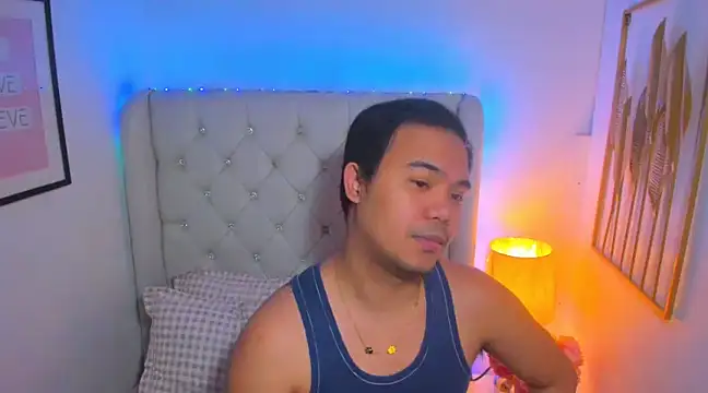 Snapshot of AsianZero chatting on March 19, 4:34 pm AsianZero online show from March 19, 4:34 pm