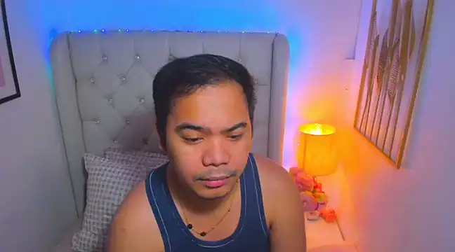 Snapshot of AsianZero chatting on March 20, 7:25 am AsianZero online show from March 20, 7:25 am