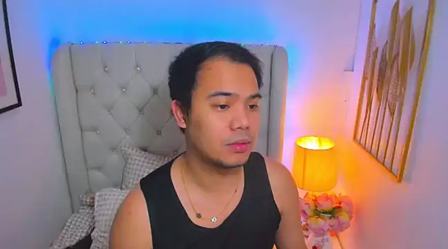 Snapshot of AsianZero chatting on March 22, 5:31 pm AsianZero online show from March 22, 5:31 pm