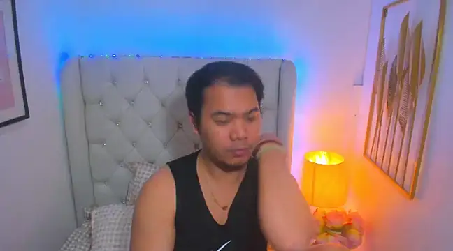 Snapshot of AsianZero chatting on March 22, 8:37 pm AsianZero online show from March 22, 8:37 pm