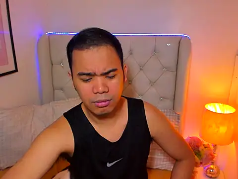 Snapshot of AsianZero chatting on February 26, 6:12 am AsianZero online show from February 26, 6:12 am