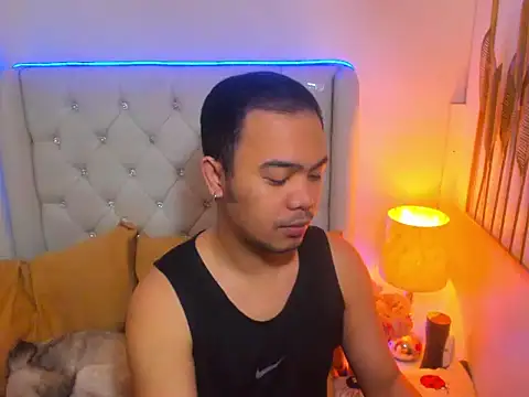 Snapshot of AsianZero chatting on March 8, 5:17 pm AsianZero online show from March 8, 5:17 pm