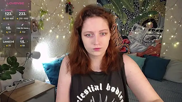 Dexy Red online show from October 8, 9:01 pm