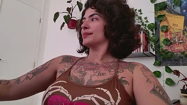 TaliMajesty online show from December 5, 6:15 pm