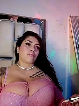 chelaqueen  online show from December 15, 2:49 am