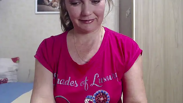 Snapshot of SheLion chatting on October 17, 4:53 pm SheLion online show from October 17, 4:53 pm