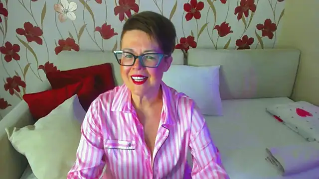 Snapshot of JennAlison chatting on February 11, 10:59 am JennAlison online show from February 11, 10:59 am