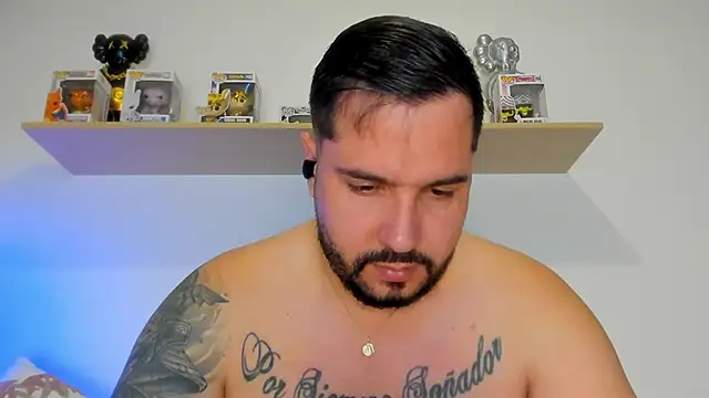camilo restrepo21 online show from May 23, 11:53 pm