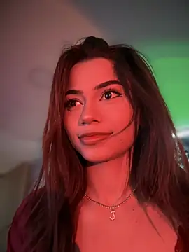 Snapshot of Sweett_Priya chatting on December 22, 9:31 pm Sweett Priya online show from December 22, 9:31 pm