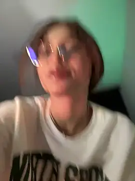 Snapshot of Sweett_Priya chatting on December 27, 5:20 am Sweett Priya online show from December 27, 5:20 am