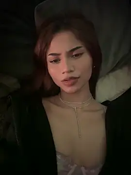 Snapshot of Sweett_Priya chatting on March 12, 3:35 am Sweett Priya online show from March 12, 3:35 am