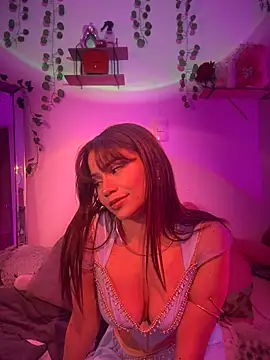 Snapshot of Sweett_Priya chatting on October 12, 4:11 am Sweett Priya online show from October 12, 4:11 am