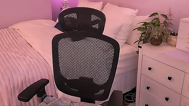 Wonderful Woman online show from March 15, 3:56 am