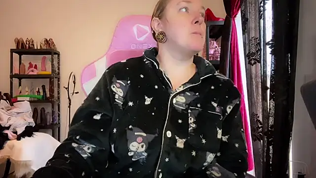 kisicaxx online show from January 16, 8:40 am