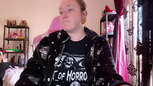 kisicaxx online show from February 9, 1:04 pm