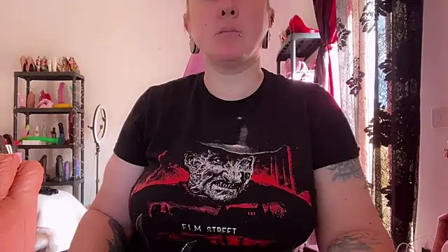 kisicaxx online show from March 13, 9:05 am