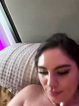 lovely beast online show from January 30, 7:59 pm