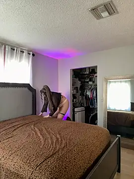 lovely beast online show from February 12, 6:19 pm