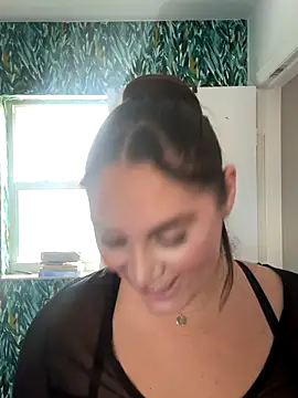 lovely beast online show from October 23, 4:17 pm