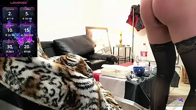 kimberjames84 online show from February 6, 10:43 pm