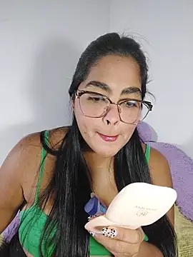 Snapshot of missmelissa_ chatting on February 5, 12:10 pm missmelissa online show from February 5, 12:10 pm