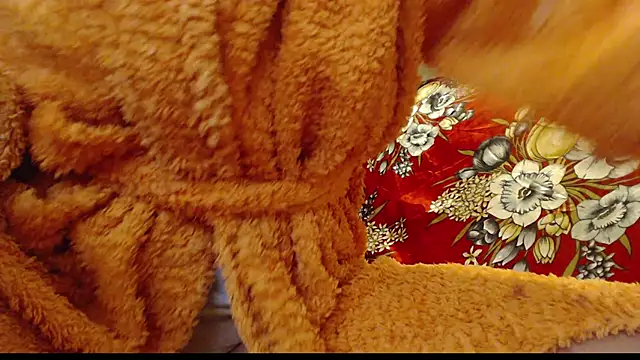 Snapshot of larawet chatting on January 14, 12:54 am larawet online show from January 14, 12:54 am