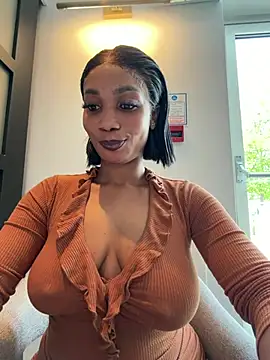 Snapshot of __Nessa__ chatting on May 21, 11:28 am Nessa online show from May 21, 11:28 am
